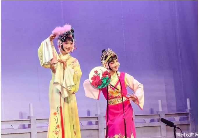 《站花墙·梳妆摘花》亮相全国地方戏精粹展演_08